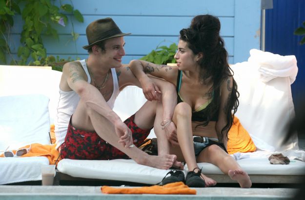 amy winehouse morte autopsia niente droga nel sangue