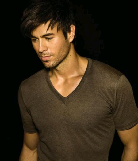 Enrique Iglesias dimensioni piccole