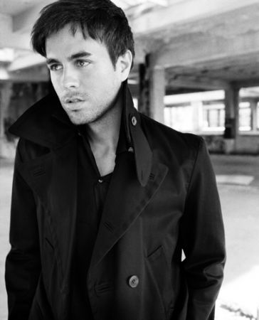 Enrique Iglesias: sci nautico per vittoria Spagna ai Mondiali