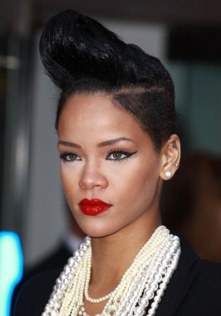 Rihanna nuova pettinatura
