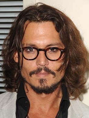 Johnny Depp bello con le lenti