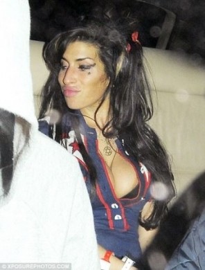 Amy Winehouse labbra rifatte