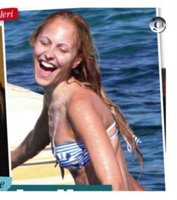 Noemi Letizia al naturale in bikini