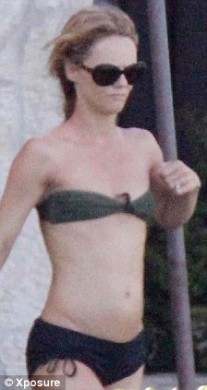 Vanessa Paradis in bikini alle Hawaii