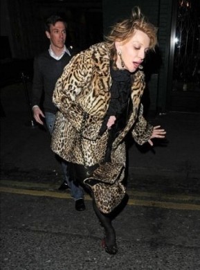 Courtney Love completamente ubriaca