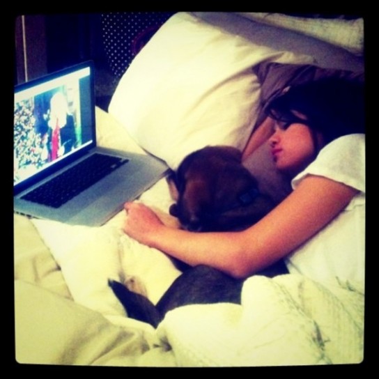 Selena Gomez con il cagnolino