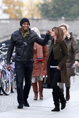 Elisabetta Canalis ritrova il sorriso con Mehcad Brooks