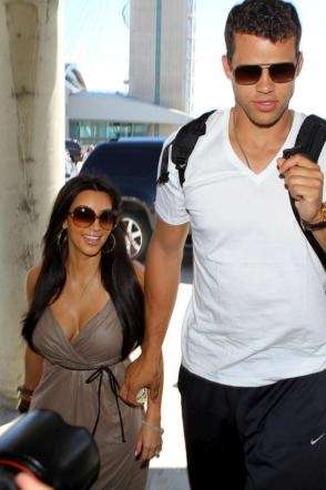 Kim Kardashian sorridente con l'ex marito