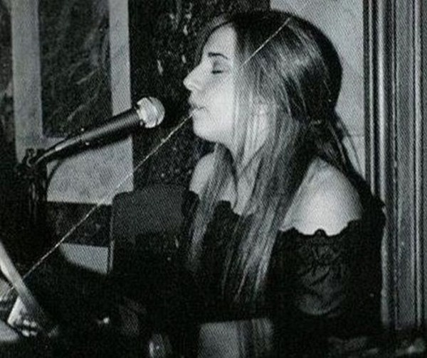 Lady Gaga al pianoforte