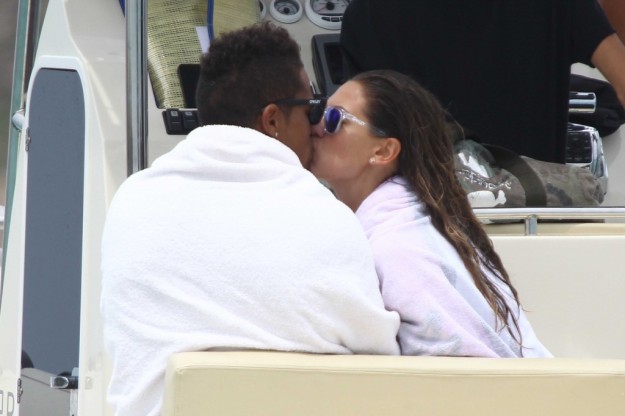 Melissa Satta bacia Kevin Boateng