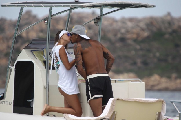 Melissa Satta e Kevin Boateng baci in vacanza