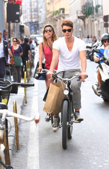Belen e Stefano in bici