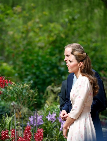 Kate Middleton e il marito, passeggiata in giardino
