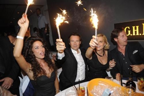 Raffaella Fico festeggia l'Isola dei Famosi