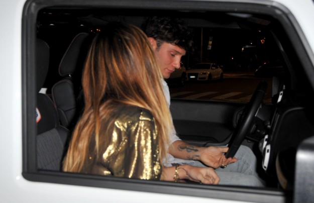 Belen in macchina con Stefano De Martino
