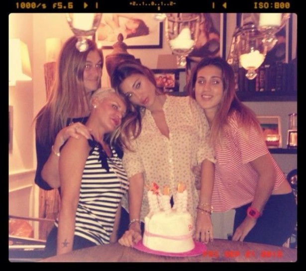 Belen Rodriguez, compleanno casalingo