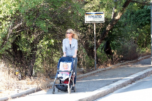 Alessia Marcuzzi e Mia passeggiata