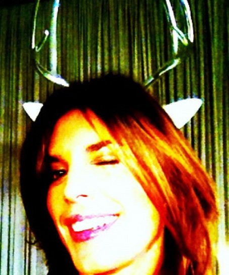 Elisabetta Canalis con le corna su Twitter