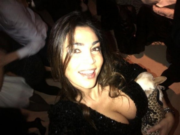 Cecilia Capriotti scollatura da brivido