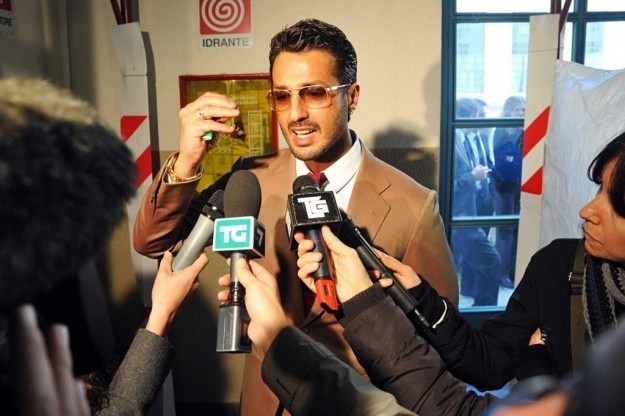 Corona intervistato dai giornalisti