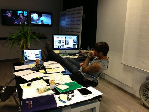 Fabrizio Corona nel suo ufficio