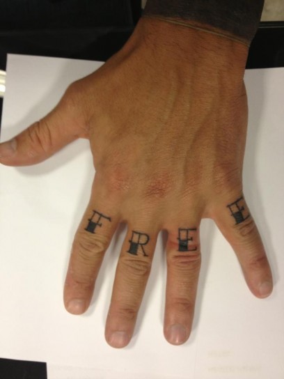 Il nuovo tattoo di Corona