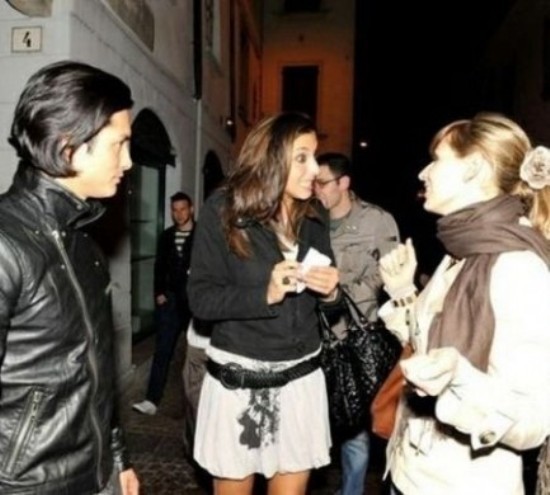 I due ex gieffini insieme a una fan