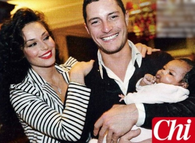La mamma famosa con il fratello e la piccola Pia
