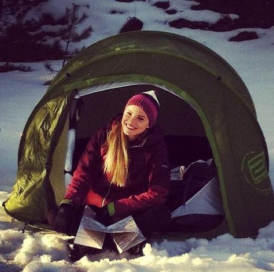 Fiammetta sorridente in montagna