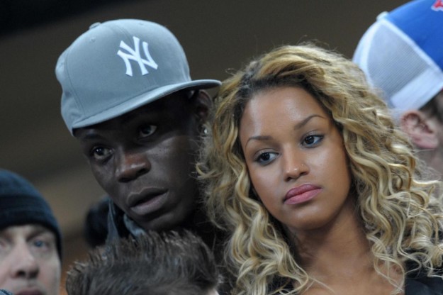 SuperMario e Fanny Neguesha allo stadio