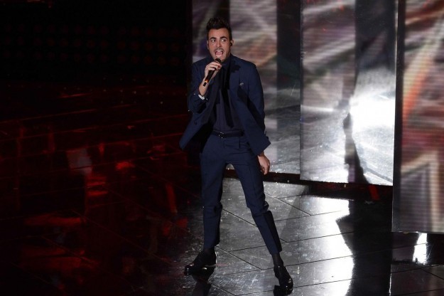 Mengoni sul palco