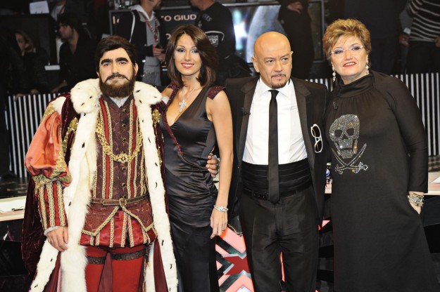 Anna con i giudici di X- factor 4