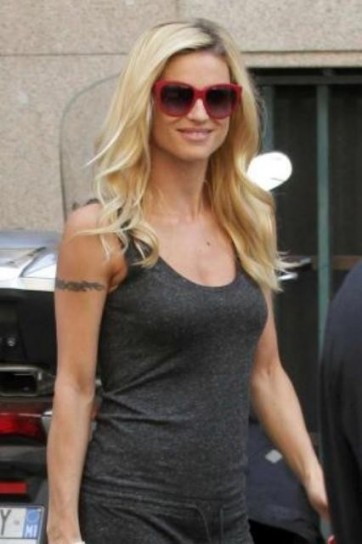 Michelle Hunziker sorridente