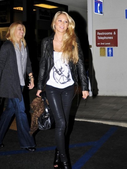 Look bicolore per Anna Kounikova