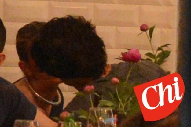 Emma Marrone e Marco Bocci si baciano