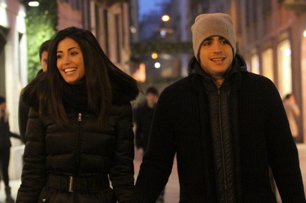 Federica Nargi sorridente con il suo fidanzato