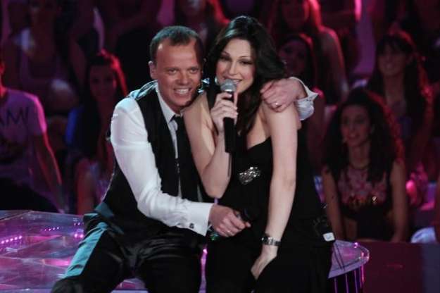 Gigi e Anna abbracciati
