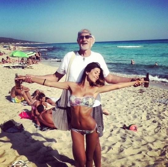 Federica Nargi in spiaggia