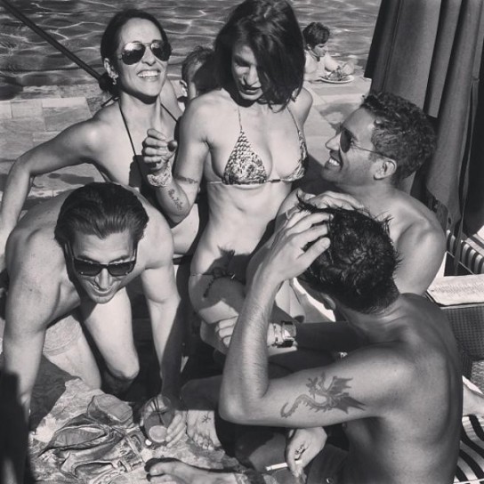 Elisabetta in bikini con gli amici