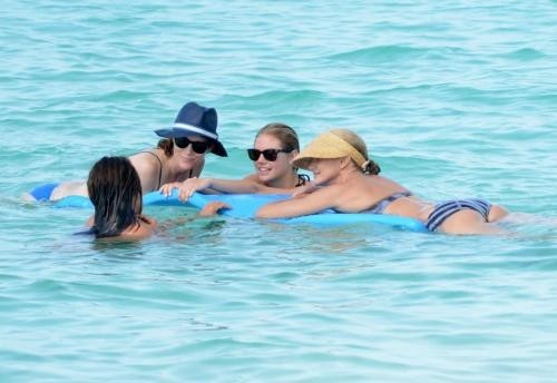 Le tre attrici in vacanza alle Bahamas
