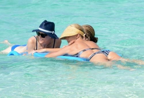 Momento di relax per le attrici