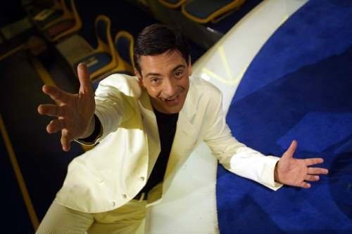 Paolo Fox nello studio tv di Aspettando cominciamo bene 