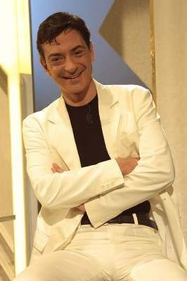 Il mago dell'oroscopo in posa