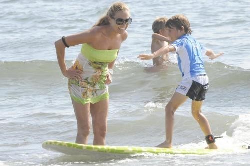 Il piccolo Mattia sul surf