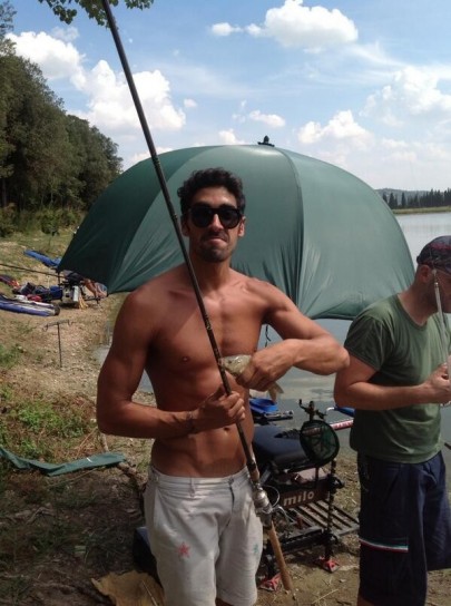Filippo Magnini e la piccola carpa