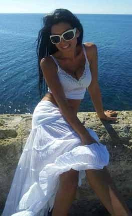 Samantha Scarlino in total white
