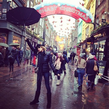 Alessia Marcuzzi con i figli a Londra