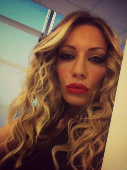 Karina Cascella truccata