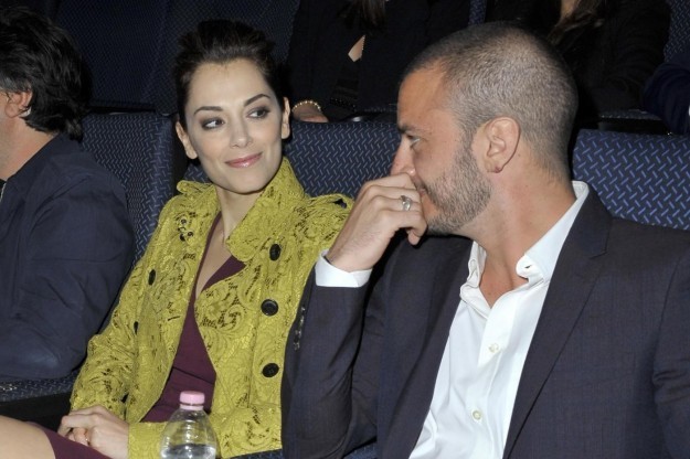 Sguardi complici tra i due attori