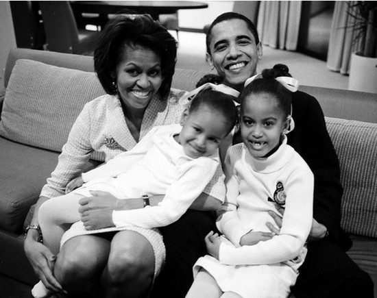 Scatto social per la famiglia Obama